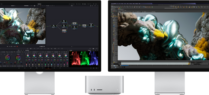 Prikaz zaslona Studio Display i Studio Display XDR, po jednog sa svake strane uređaja Mac Studio, u cilju prikaza radnog mjesta umjetnika koji koristi softver i alate za 3D modeliranje